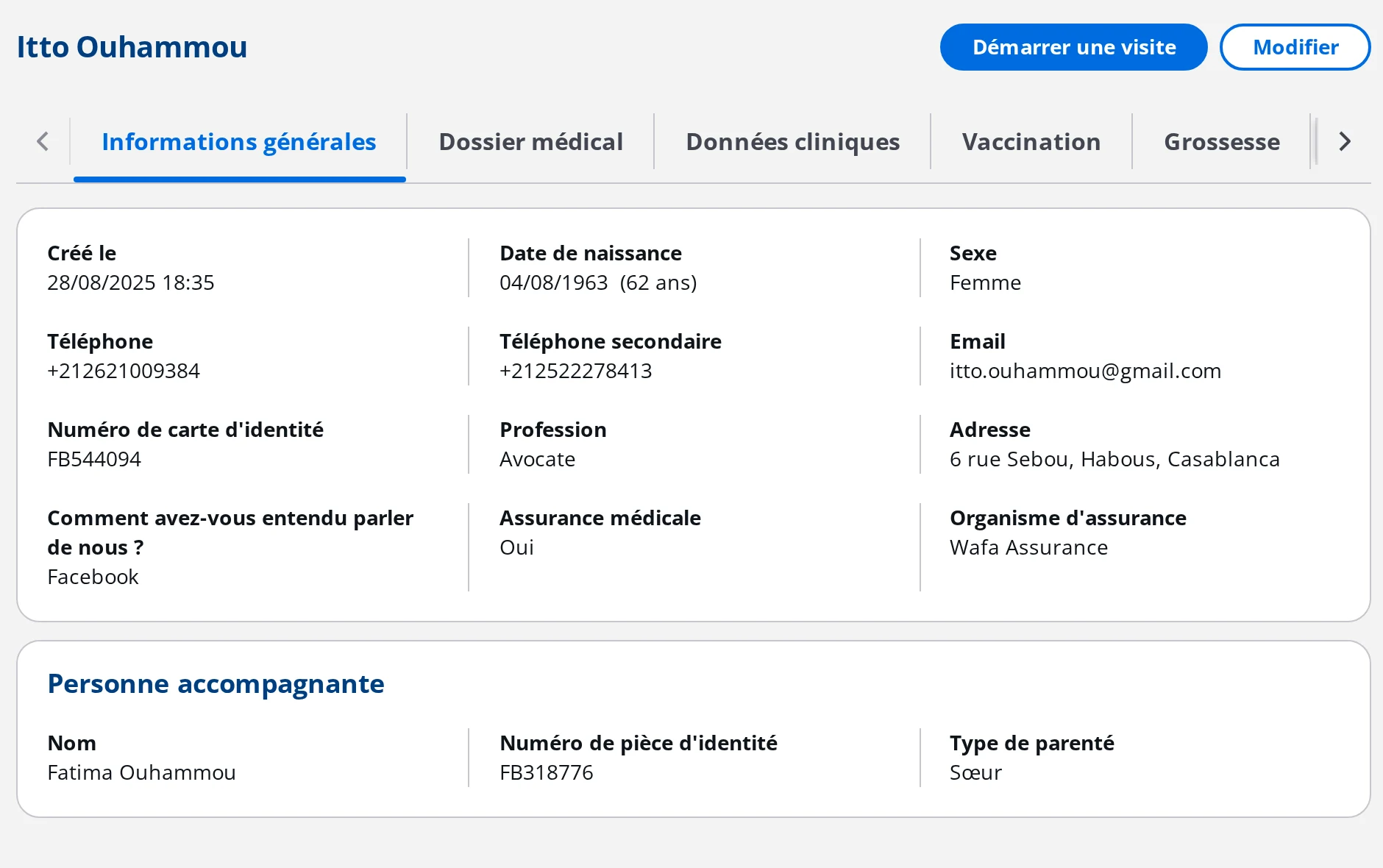 Fiche d'identité d'une patiente sur DrBook, avec ses onglets Dossier médical, Données cliniques, Vaccination et Grossesse
