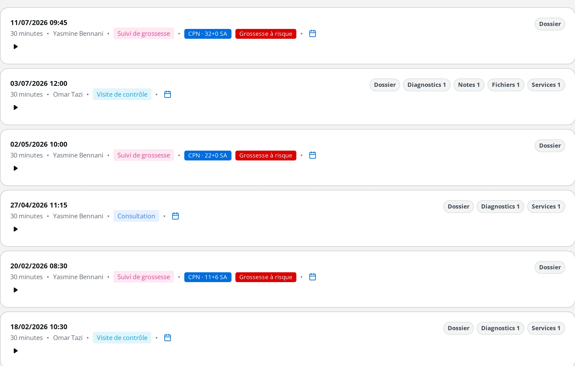 Historique des consultations d'une patiente sur DrBook, avec type de visite, praticien et contenu de chaque visite